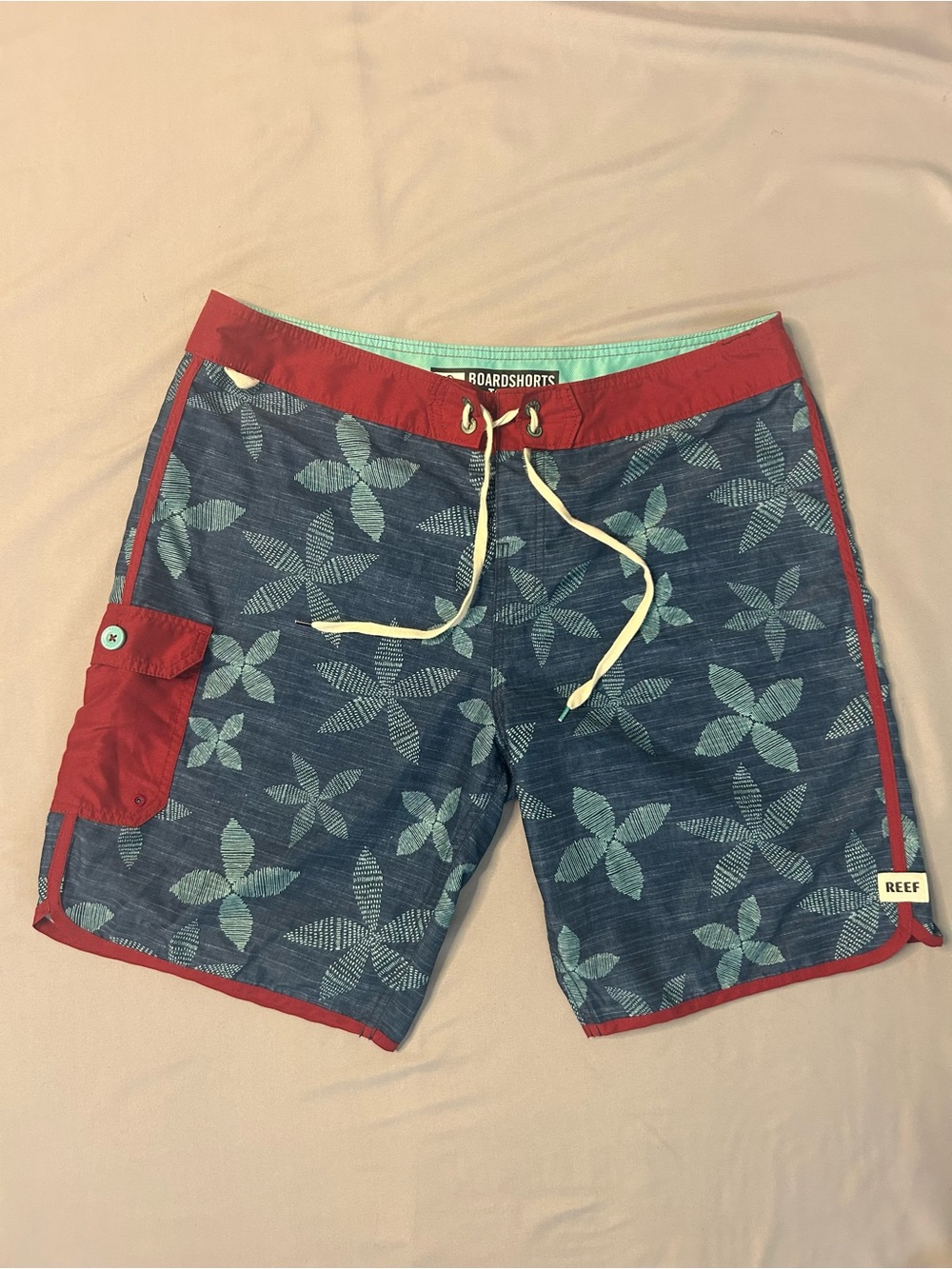 Reef Men’s Floral Boardshorts / Swim Trunks – Size 36 – Beach Surf Shorts
